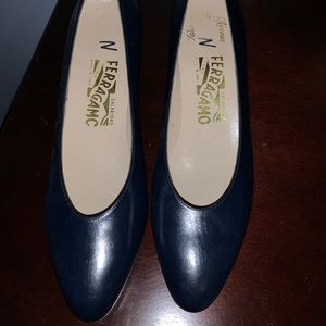 Salvatore Ferragamo EUC Navy Heels Size 9